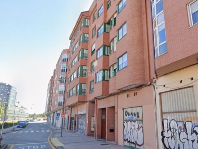 Piso en venta en Burgos, San Pedro y San Felices. SOLO INVERSORES. SE VENDE VIVIENDA CON OCUPACIÓN ILEGAL. NO ADMITE VISITAS. Pisos.