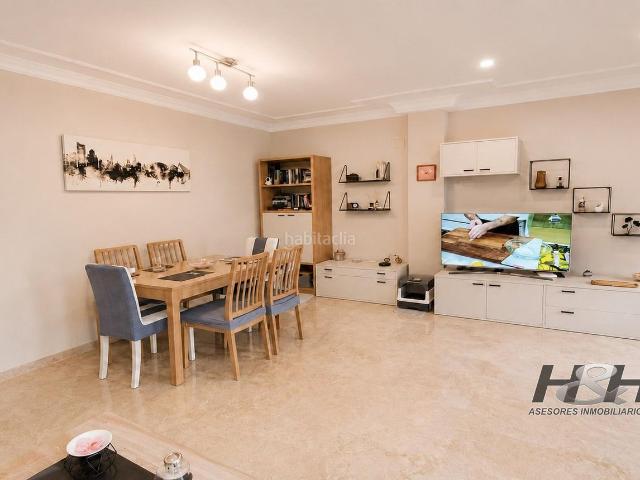 Piso en venta en Burjassot, El Castell. Piso de 3 habitaciones con garaje, 2 baños y amplio salón con 2 balcones en Burjassot. Pisos.