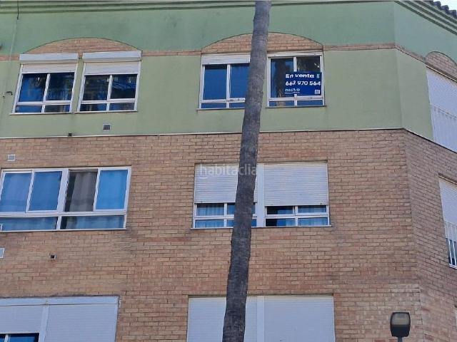 Piso en venta en Burriana, Centro. Gran oportunidad de comprar un piso de tres habitaciones en la localidad de Burriana en Castellón. No dejes pasar esta gran ocasi. Pisos.