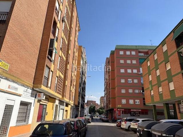 Piso en venta en Badajoz, Ciudad Jardín. FANTASTICO PISO EN LA AUTOPISTA. Pisos.