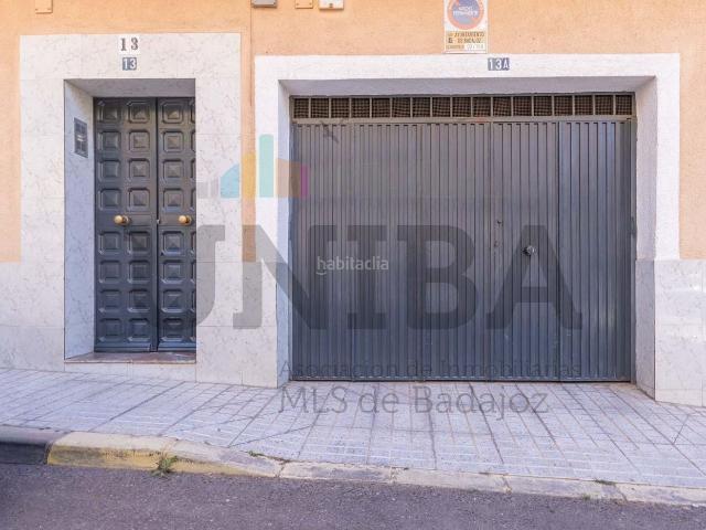 Piso en venta en Badajoz, Ciudad Jardín. PISO PARA REFORMAR EN ANTONIO DOMINGUEZ. Pisos.