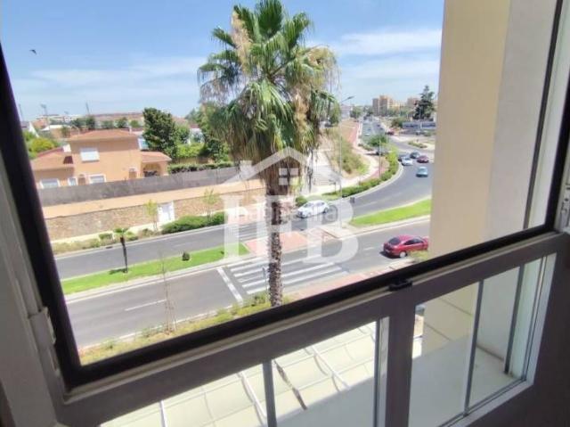 Piso en venta en Badajoz, Avenida Elvas. Piso de 3 dormitorios con garaje y trastero incluidos en la zona de Avenida de Elvas Badajoz. Pisos.