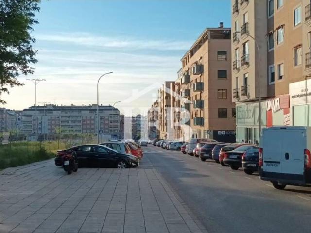 Piso en venta en Badajoz, Maria Auxiliadora Barriada de Llera. Piso en venta en Paseo Condes de Barcelona Ideal para vivir o como inversión. Pisos.