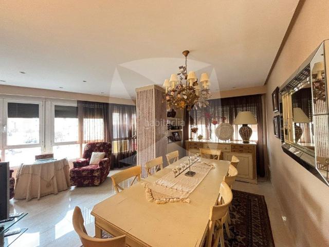 Piso en venta en Badajoz, Pardaleras. VIVIENDA TOTALMENTE REFORMADA CON PLAZA DE GARAJE Y TRASTERO. ZONA CENTROCORTE INGLÉS. Pisos.