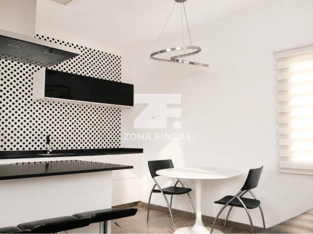 Piso en venta en Badalona, Bufalà. Espectacular piso con terraza en Bufalà. Pisos.