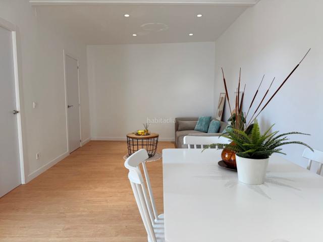 Piso en venta en Badalona, Bufalà. Espectacular piso con terraza reformado. Pisos.