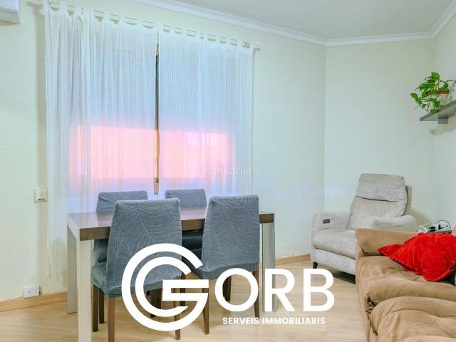 Piso en venta en Badalona, Canyadó. Hay viviendas que simplemente cumplen y otras que consiguen que te imagines viviendo en ellas desde el primer momento. Pisos.