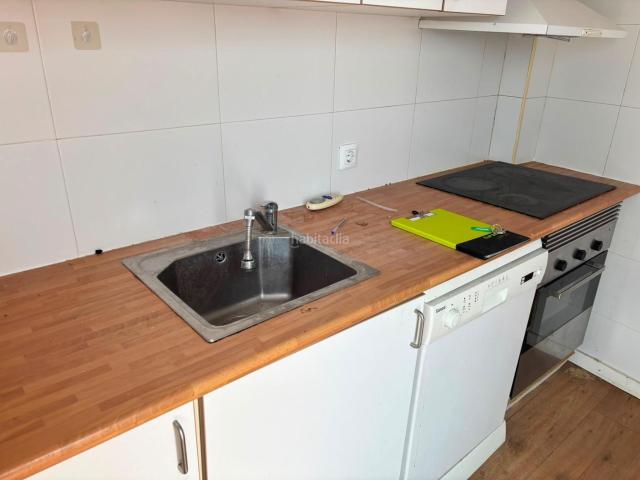 Piso en venta en Badalona, Centre. Luminoso piso con terraza a 200 metros del mar en pleno centro de Badalona. Pisos.