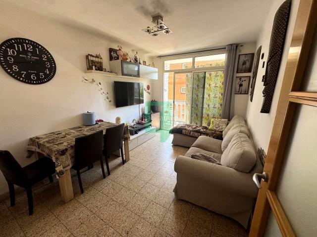 Piso en venta en Badalona, Congrés. Piso de 4 habitaciones y ascensor en Badalona. Pisos.