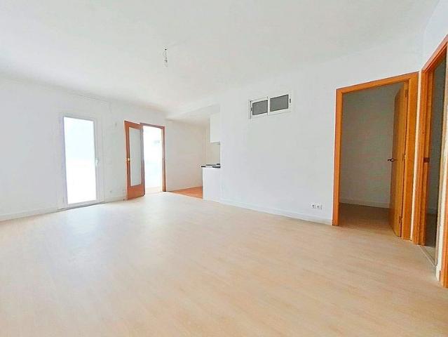 Piso en venta en Badalona, de 47 m² 3 habitaciones por 160.000