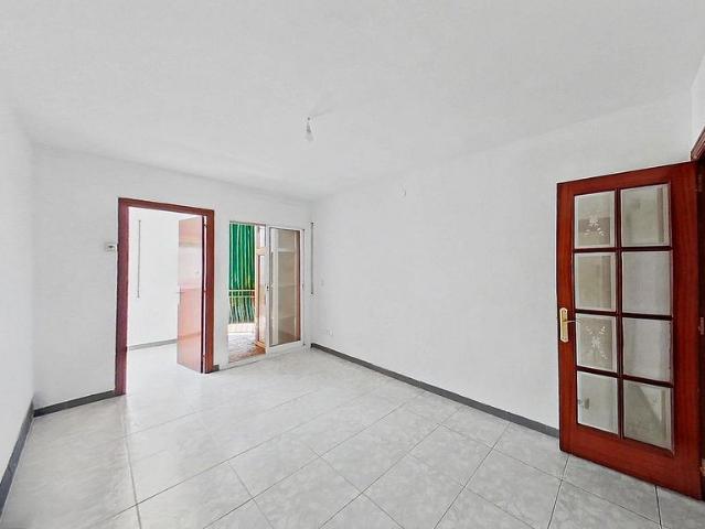 Piso en venta en Badalona, de 55 m² 3 habitaciones por 154.000