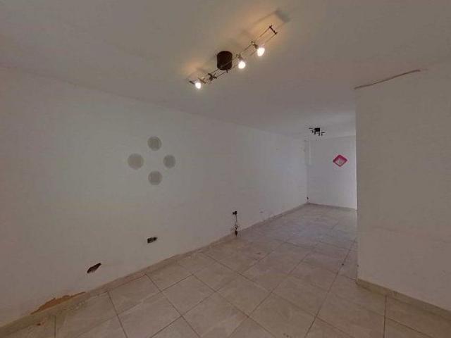 Piso en venta en Badalona, de 55 m² 3 habitaciones por 106.820
