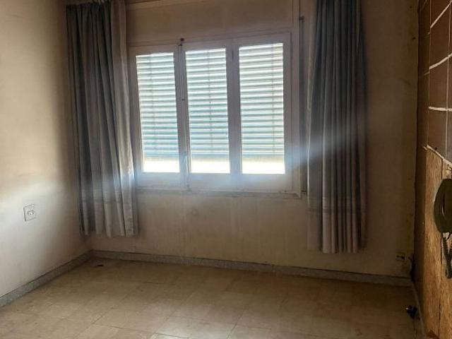 Piso en venta en Badalona, de 56 m² 3 habitaciones por 157.000