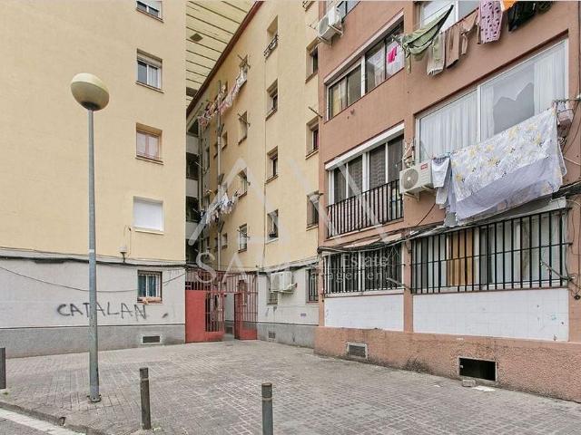 Piso en venta en Badalona, de 56 m² 1 habitación por 70.000
