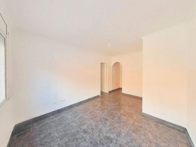 Piso en venta en Badalona, de 59 m² 3 habitaciones por 165.000