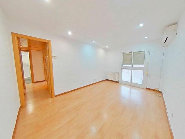 Piso en venta en Badalona, de 67 m² 3 habitaciones por 198.000