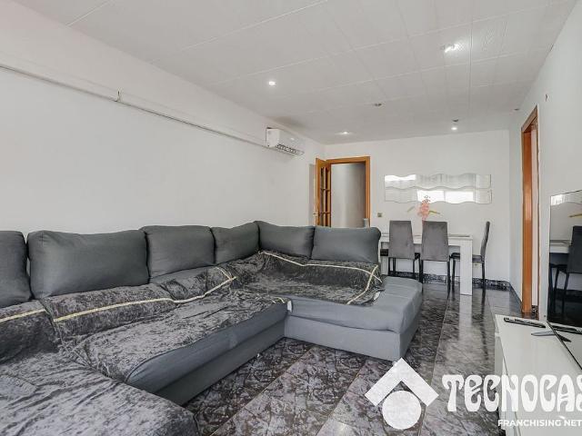 Piso en venta en Badalona, de 62 m² 2 habitaciones por 207.800