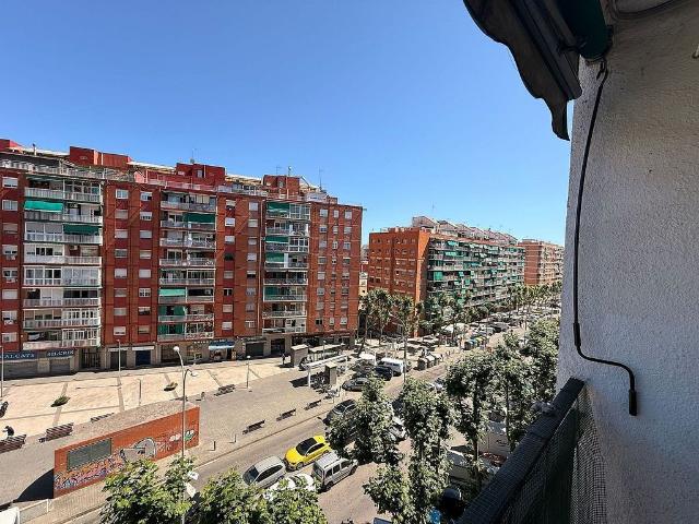 Piso en venta en Badalona, de 70 m² 3 habitaciones por 184.000