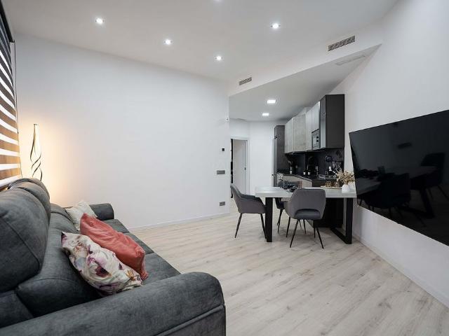 Piso en venta en Badalona, de 70 m² 2 habitaciones por 290.000