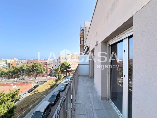 Piso en venta en Badalona, de 72 m² 2 habitaciones por 317.000