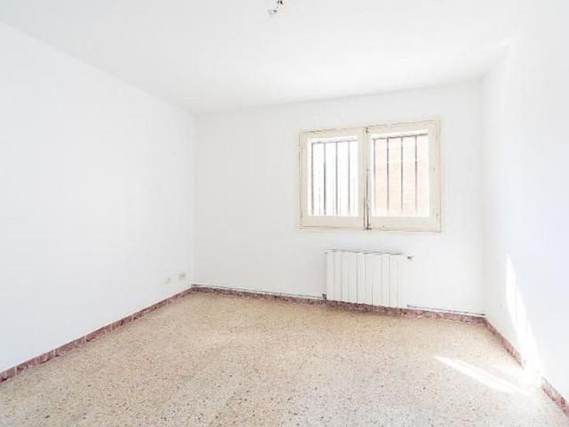 Piso en venta en Badalona, de 55 m² 3 habitaciones por 117.775