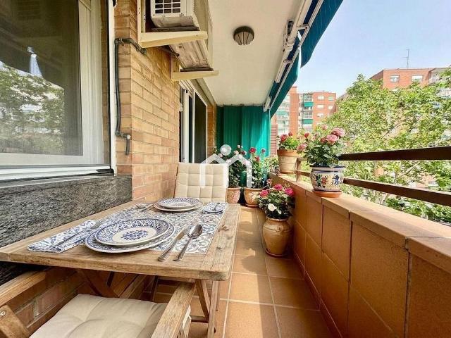Piso en venta en Badalona, de 92 m² 4 habitaciones por 379.900