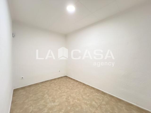 Piso en venta en Badalona, La Salut. Piso de 43 m con 2 dormitorios y ascensor en Floridablanca, Santa Coloma de Gramenet. Pisos.
