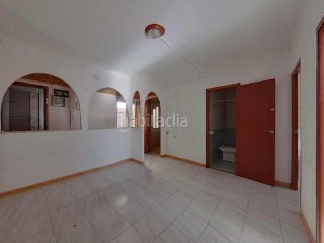 Piso en venta en Badalona, La Salut. Piso en venta en calle Calderon de la Barca. Pisos.