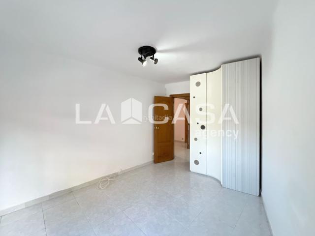 Piso en venta en Badalona, La Salut. Piso en venta en Calle de Floridablanca. Pisos.