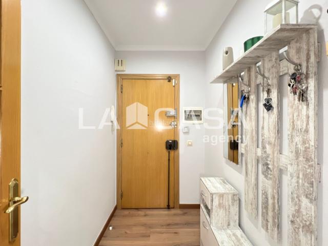 Piso en venta en Badalona, La Salut. Piso en venta en Calle de Rodrigo Caro. Pisos.