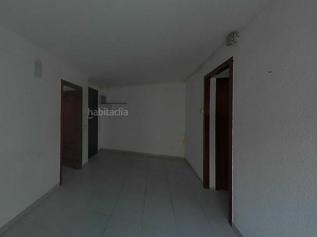 Piso en venta en Badalona, La Salut. Piso en venta en calle Napols. Pisos.