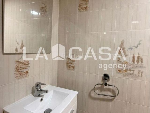 Piso en venta en Badalona, Llefià. TRES HABITACIONES BALCON. Pisos.