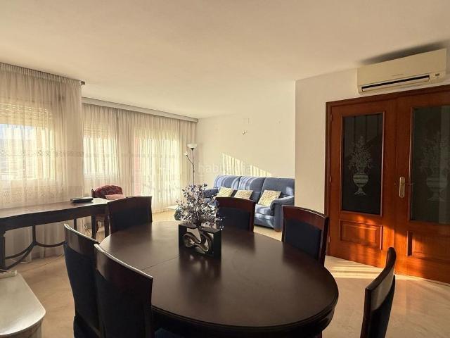 Piso en venta en Badalona, Llefià. AMPLIO PISO CON TERRAZA. Pisos.