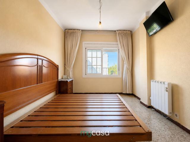 Piso en venta en Badalona, Llefià. ESPACIO, COMODIDAD Y UBICACIÓN EN EL CORAZÓN DE LLEFIÀ. Pisos.