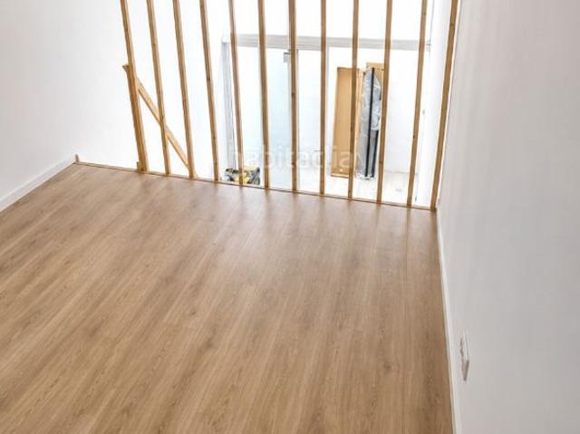 Piso en venta en Badalona, Llefià. ¡EXCELENTE OPORTUNIDAD DE INVERSIÓN! 2 ESTUDIOS REFORMADOS A ESTRENAR. Pisos.