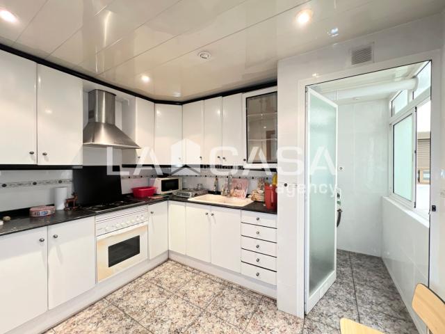 Piso en venta en Badalona, Llefià. GRAN OPORTUNIDAD EN INMEJORABLE ZONA!. Pisos.