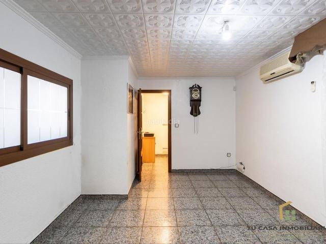 Piso en venta en Badalona, Llefià. MARAVILLOSO PISO DE 80MT2 CON ASCENSOR EN BUEN ESTADO DE CONSERVACIÓN. Pisos.