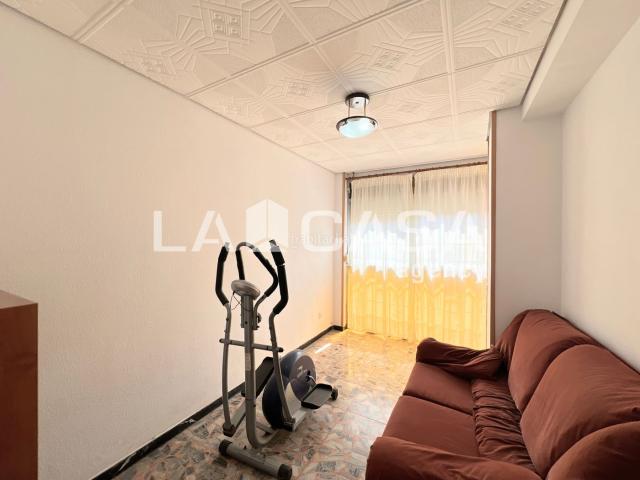 Piso en venta en Badalona, Llefià. OPORTUNIDAD UNICA. Pisos.