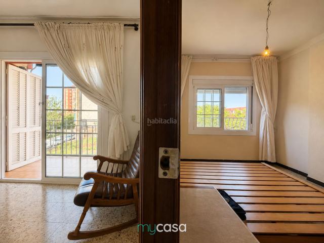 Piso en venta en Badalona, Llefià. ¡PISO MUY AMPLIO CON ASCENSOR Y GRAN SALÓN DE 20m²!. Pisos.