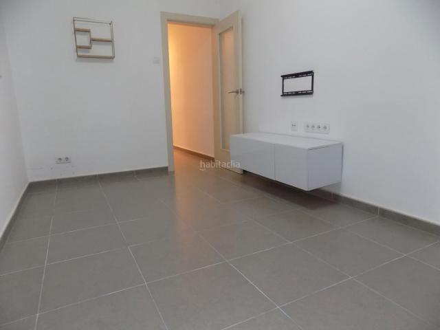 Piso en venta en Badalona, Llefià. Piso de 4 dormitorios. Pisos.