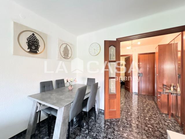 Piso en venta en Badalona, Llefià. Piso en venta en Calle de la Mina. Pisos.