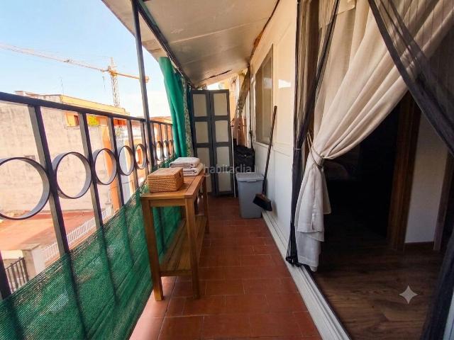 Piso en venta en Badalona, Puigfred. Piso junto zona comercial. Pisos.
