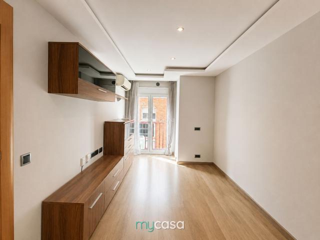 Piso en venta en Badalona, Puigfred. ¡PISO TOTALMENTE REFORMADO LISTO PARA ENTRAR A VIVIR!. Pisos.
