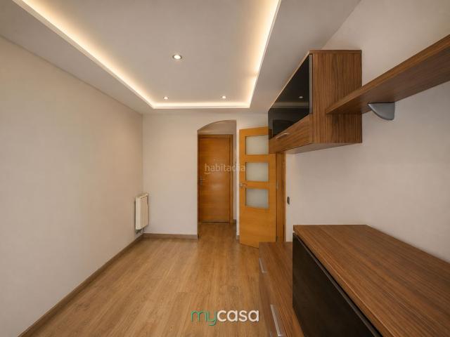 Piso en venta en Badalona, Puigfred. ¡TU NUEVO HOGAR TE ESTÁ ESPERANDO!. Pisos.