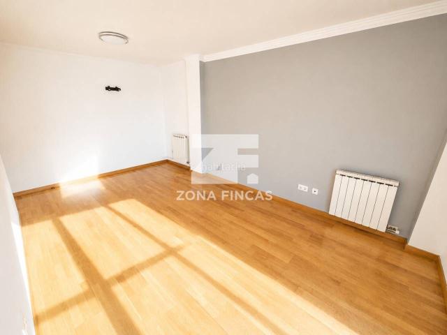 Piso en venta en Badalona, Port. Despierta cada mañana con el Mediterráneo como protagonista. Pisos.