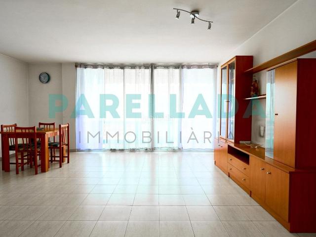 Piso en venta en Badalona, Port. Piso de 3 habitaciones con parking junto al Puerto de Badalona. Pisos.