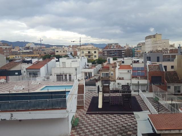 Piso en venta en Badalona, Progrés Pep Ventura. ÁTICO EN VENTA LA NUDA PROPIEDAD ÚNICO USUFRUCTUARIO. Pisos.