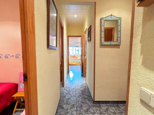 Piso en venta en Badalona, Progrés Pep Ventura. Dolça Llar SANT ANDREU NORD presenta este exclusivo y acogedor piso de 3 habitaciones en Badalona, listo para entrar a vivir. Pisos.