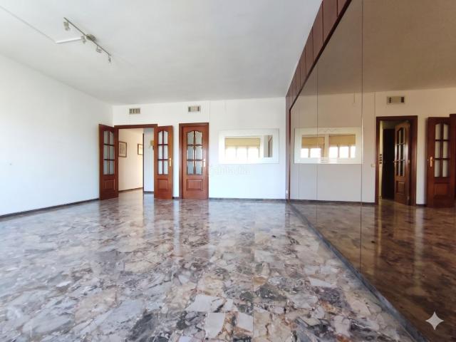 Piso en venta en Badalona, Progrés Pep Ventura. ¡Oportunidad Única! Piso Espacioso en Zona Privilegiada. Pisos.