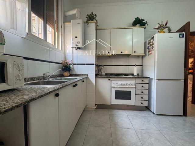 Piso en venta en Badalona, Progrés Pep Ventura. Local con cédula de habitabilidad junto al metro y la playa. Pisos.
